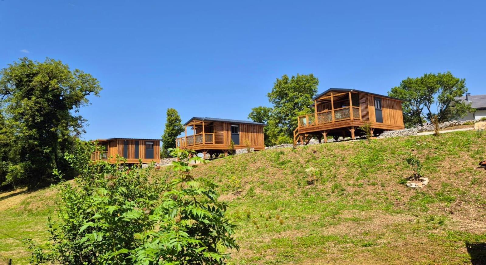 Les Lodges D'Emeraude Maisod Exterior photo